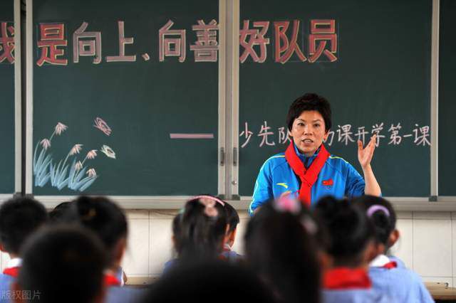 下半场回来广厦进攻依旧打得顺风顺水，四川难以跟上节奏，场上分差继续被拉大，最后一节沦为垃圾时间，双方都主要派出替补练兵，最终广厦132-101大胜四川，四川遭遇4连败。